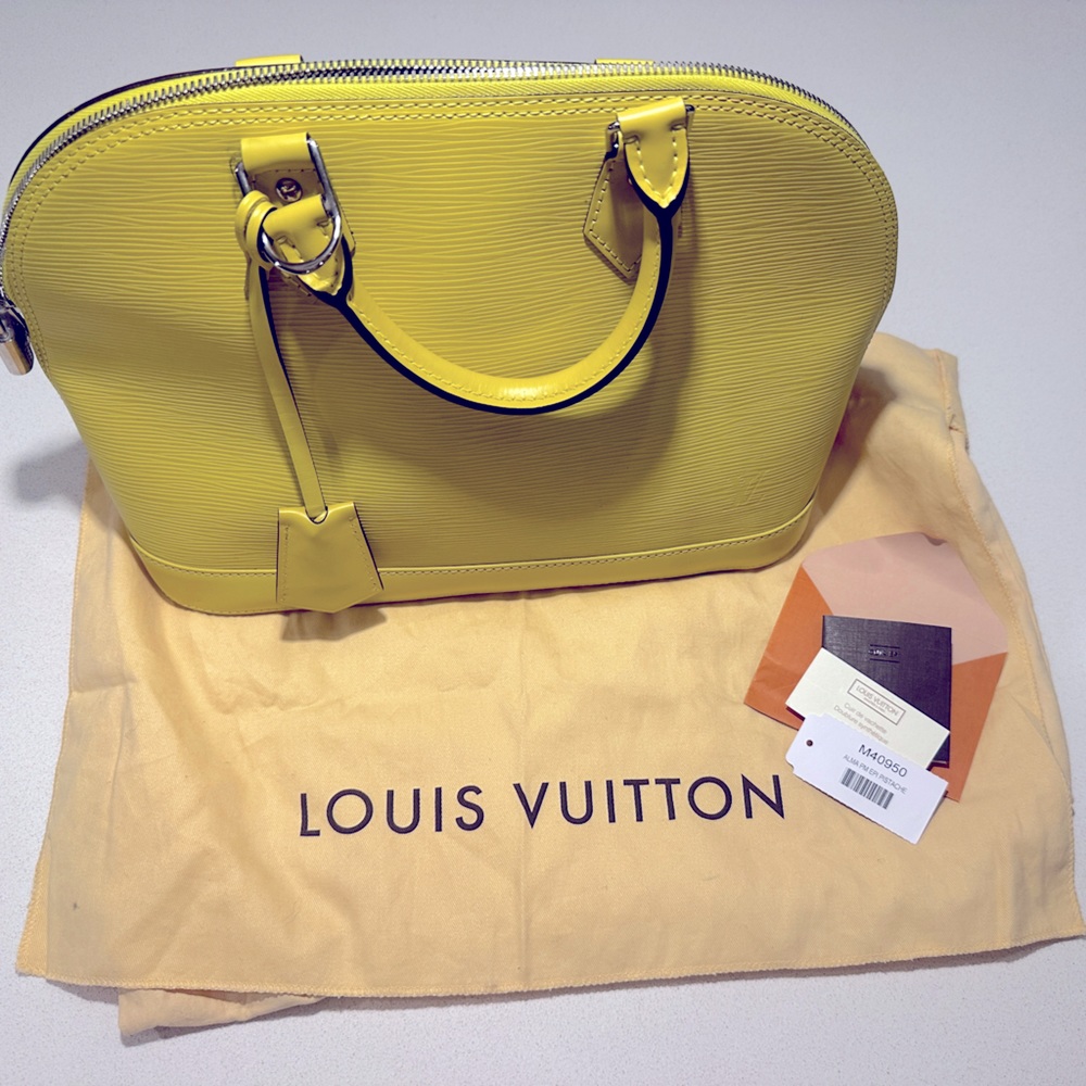 Genuine Louis Vuitton Alma Epi PM in Pistache